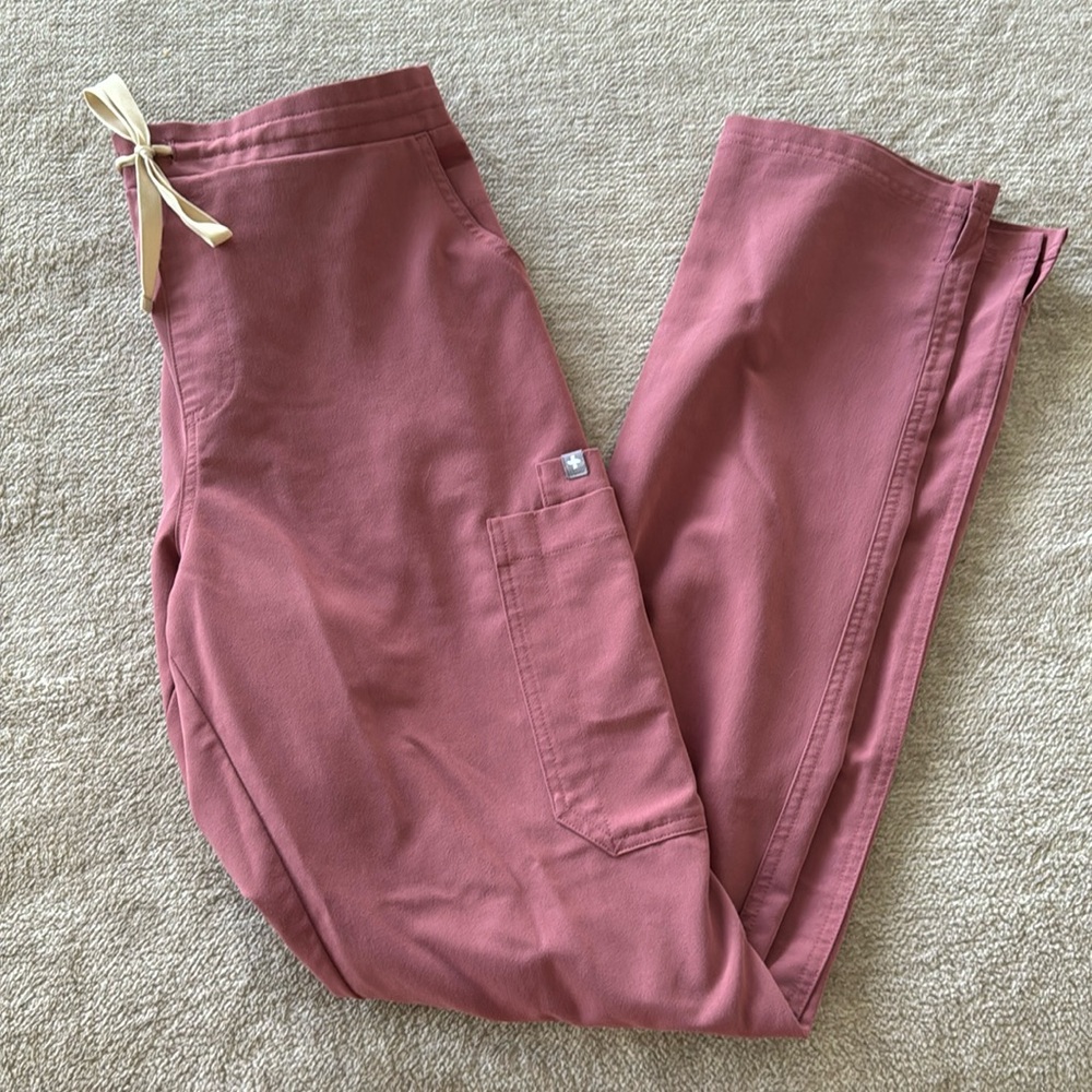 Figs yola mauve M worn twice